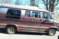 van outside.jpg (331368 bytes)