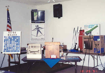 podium and raffle set up.jpg (41434 bytes)